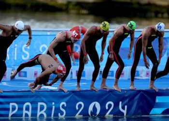 Médico da delegação americana em paris diz que Rio Sena deixou triplo de doentes em relação a Tóquio e Rio