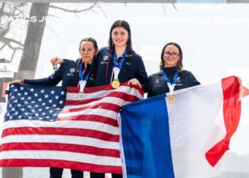 Claire Weinstein dos Estados Unidos é o destaque da estreia dos Knockouts no Mundial Júnior de Águas Abertas