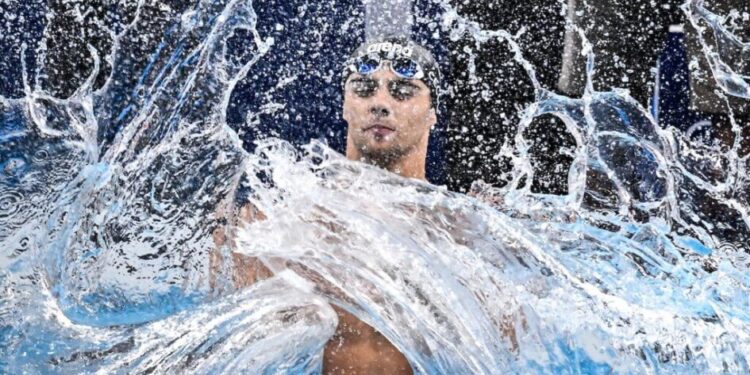 Thomas Ceccon bate Zhanle Pan nos 100m livre na Copa do Mundo em Shanghai