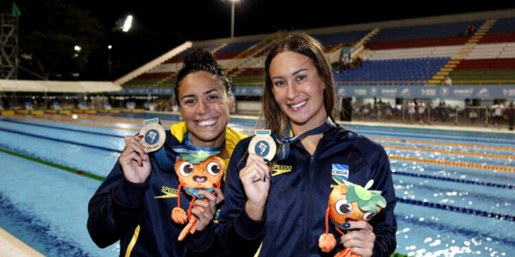 Brasil domina e conquista 17 medalhas no primeiro dia de natação no Sul-Americano