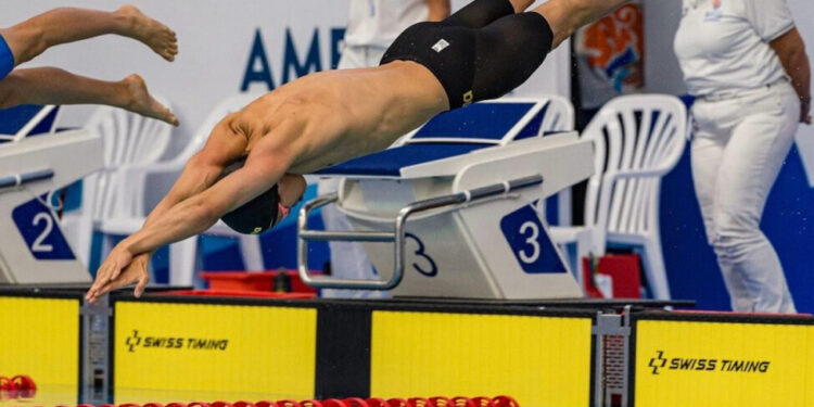 Tiago Fonseca Gomes bate recorde brasileiro de categorias 400m livre Piscina Curta Júnior I