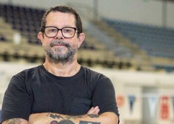 Os dois maiores treinadores do Brasil: Albertinho e Possenti, um que volta, outro que vai…