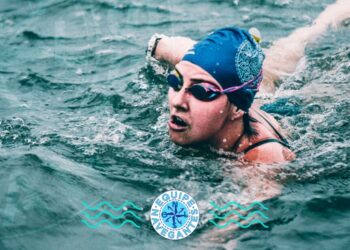 Equipe Navegantes: nadando no mar para celebrar aniversário!