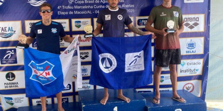 Ronaldo Zambrano e Cibele Junhblut vencem em Maceió e lideram o brasileiro de águas abertas