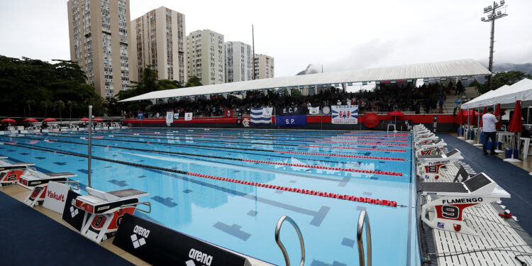 Guilherme Basseto faz índice para o Mundial nos 50m costas