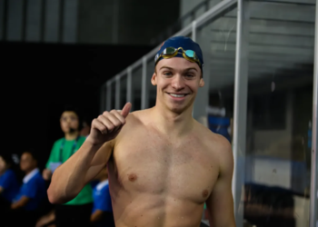 Terminaram as férias de Leon Marchand que já está treinando no Texas