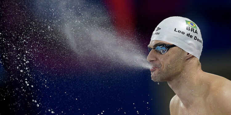 Leo de Deus e Daynara de Paula, os maiores vencedores do Troféu Maria Lenk presentes em 2025