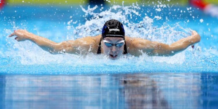 Progressão histórica de recorde mundial 100m borboleta feminino