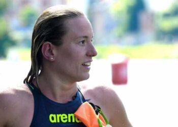 Aurelie Muller da França na classe 2025 do Hall da Fama da maratona aquática