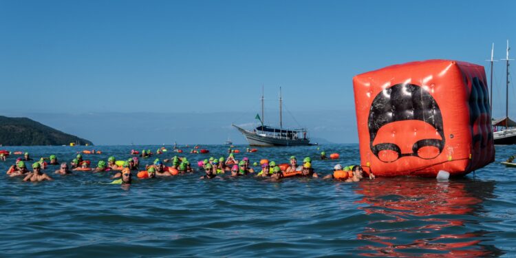 Luiz Felipe Lebeis e Catarina Winkler vencem os 6 km do Aquamundo Ubatuba