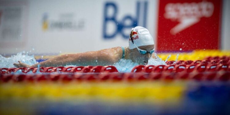 Summer Mcintosh bate mais um recorde mundial: 400m Medley 4:23.