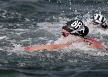 Viviane Jungblut e Léo Macedo vencem prova dos 5k do brasileiro de águas abertas em Fortaleza