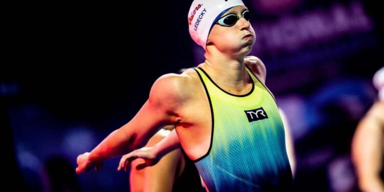 Katie Ledecky vence 400m livre do dia 4 do campeonato americano