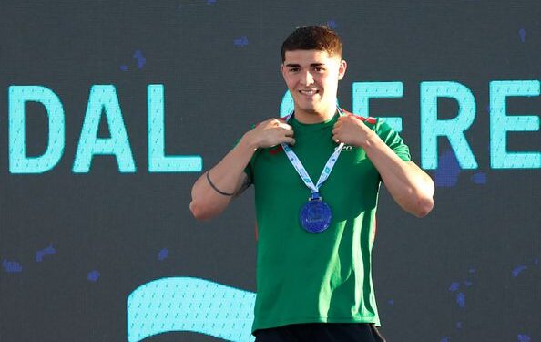 Capa e matéria do jornal português a bola destaca a belíssima campanha de Diogo Ribeiro