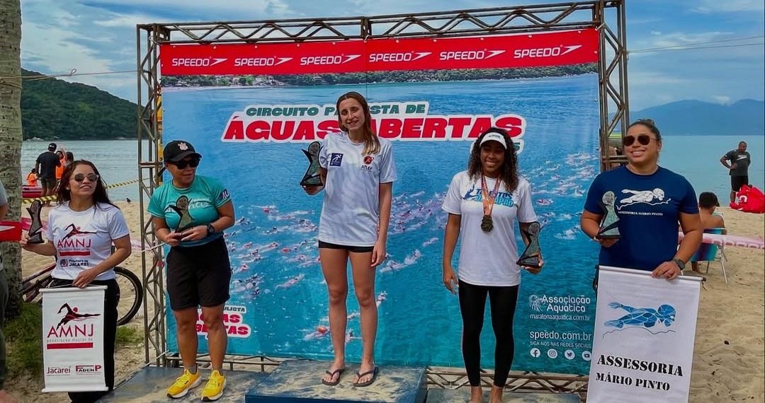 Vitoria Farabulini e Gabriel Galluzzi vencem no Circuito Maratona Aquática