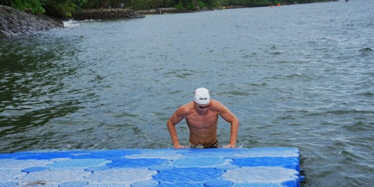 Jornal de Singapura aponta o problema da qualidade da água em Singapura: E. Coli