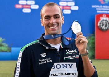 Fratura no dedo tira Paltrinieri do Mundial de Piscina mas ele ainda nada águas abertas