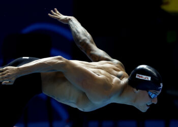 Guilherme Caribé termina os 50m borboleta em 8º lugar