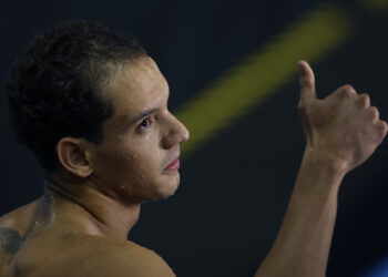Guilherme Caribé fica em 4º lugar nos 100m livre