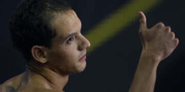 Guilherme Caribé fica em 4º lugar nos 100m livre