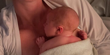 Sarah Sjostrom celebra chegada de Adrian