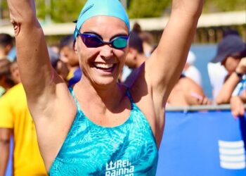 Fabíola Molina participa de prova no Rei e Rainha do Mar em Brasília