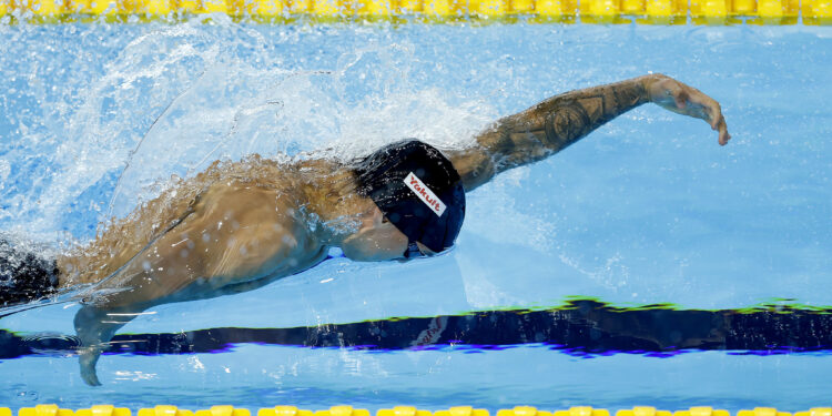 Guilherme Caribé avança para a semifinal dos 50m livre