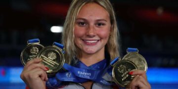 Summer McIntosh é a maior medalhista do Mundial de Singapura