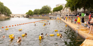 Nadar no Rio Sena é um sucesso!