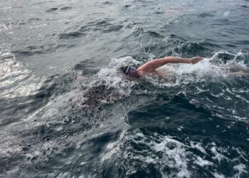 Andreas Waschburger quebra recorde histórico no Canal do Norte.