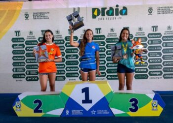 Julia Pereira e Lucas Davesac campeões das águas abertas no JUBs