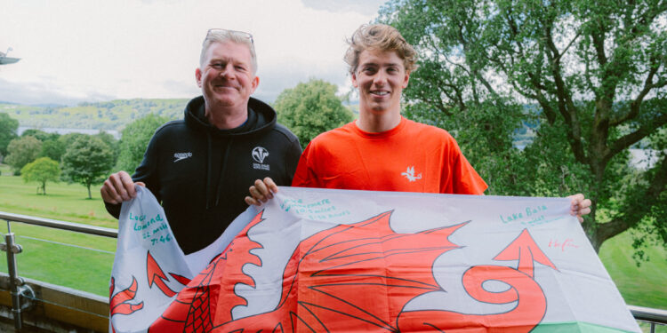 Nadador britânico olímpico bate recorde nas águas abertas