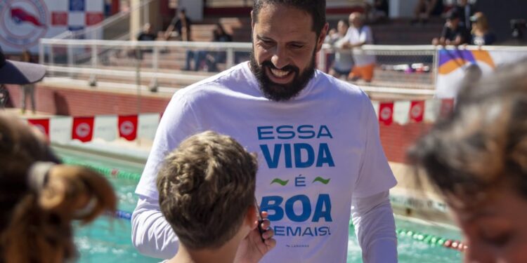 Instituto Teo Laborne promove projeto Alfabetização Aquática em Minas Gerais