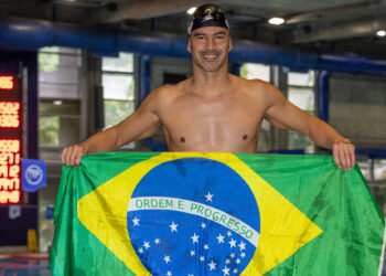 Jander Lazzaroni bate o seu próprio recorde mundial masters 50m costas
