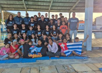 Coach Alex Pussieldi visita equipe da APAN Ubatuba