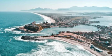 Saquarema recebe pela 1ª vez o Rei e Rainha do Mar, na Praia da Vila