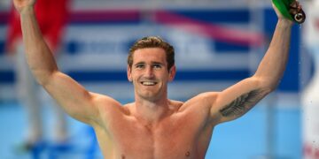 Cameron van der Burgh retorna a natação competitiva