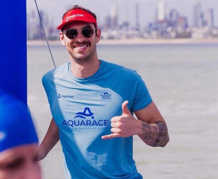 Fernando Scheffer ministra clínica durante o Aquarace