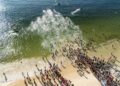 Rainha do Mar reúne milhares de mulheres em Copacabana