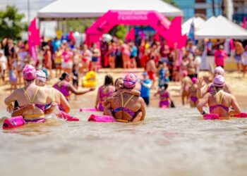 Fuga das Sereias transforma mar de Piúma em palco de sororidade e superação feminina