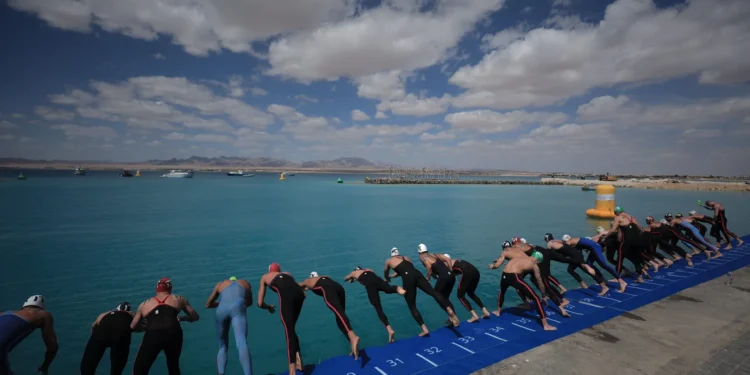 Moesha Johnson e Florian Wellbrock vencem na 1ª etapa da Copa do Mundo