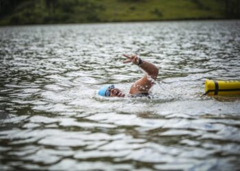 Acuruí (MG) reúne mais de 330 atletas no Campeonato Brasileiro Master de Águas Abertas da ABMN