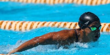 Carolina Athayde Sarru bate recorde mundial master