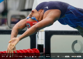 Etiene Medeiros volta com segundo tempo das eliminatórias dos 50m costas