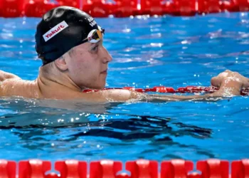 Egor Kornev nada os 50m livre para 21.06!