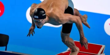 Egor Kornev nada os 50m livre para 21.06!