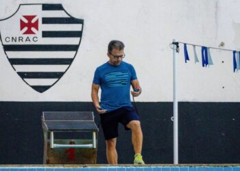 Alexandre Antunes do Álvares Cabral é o The Coach of the Meet do Brasileiro Infantil de Inverno