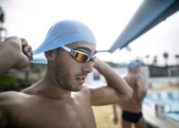 Muito além da touca: como a silkagem da Queda Sports transforma equipes em marcas dentro da piscina