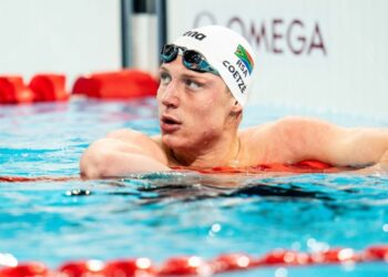 Pieter Coetze vence os 50m costas batendo o recorde da competição 3 vezes