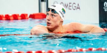 Pieter Coetze vence os 50m costas batendo o recorde da competição 3 vezes